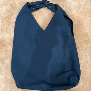 Like new Lululemon cross tie tote sack bag 🖤